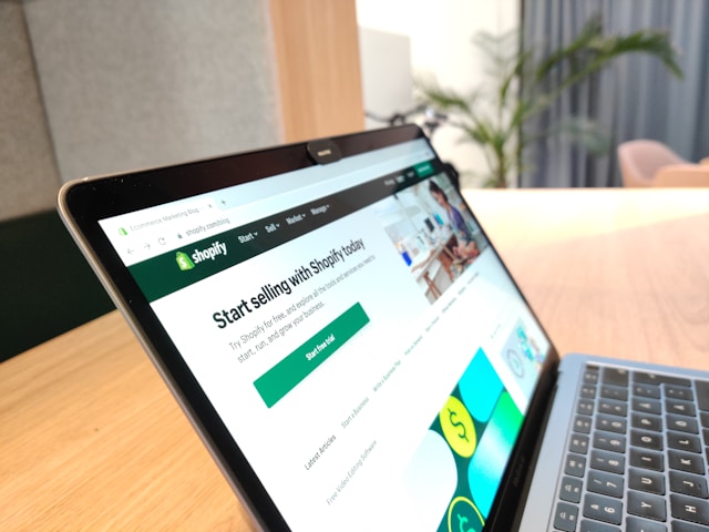 Hire Shopify website builder
